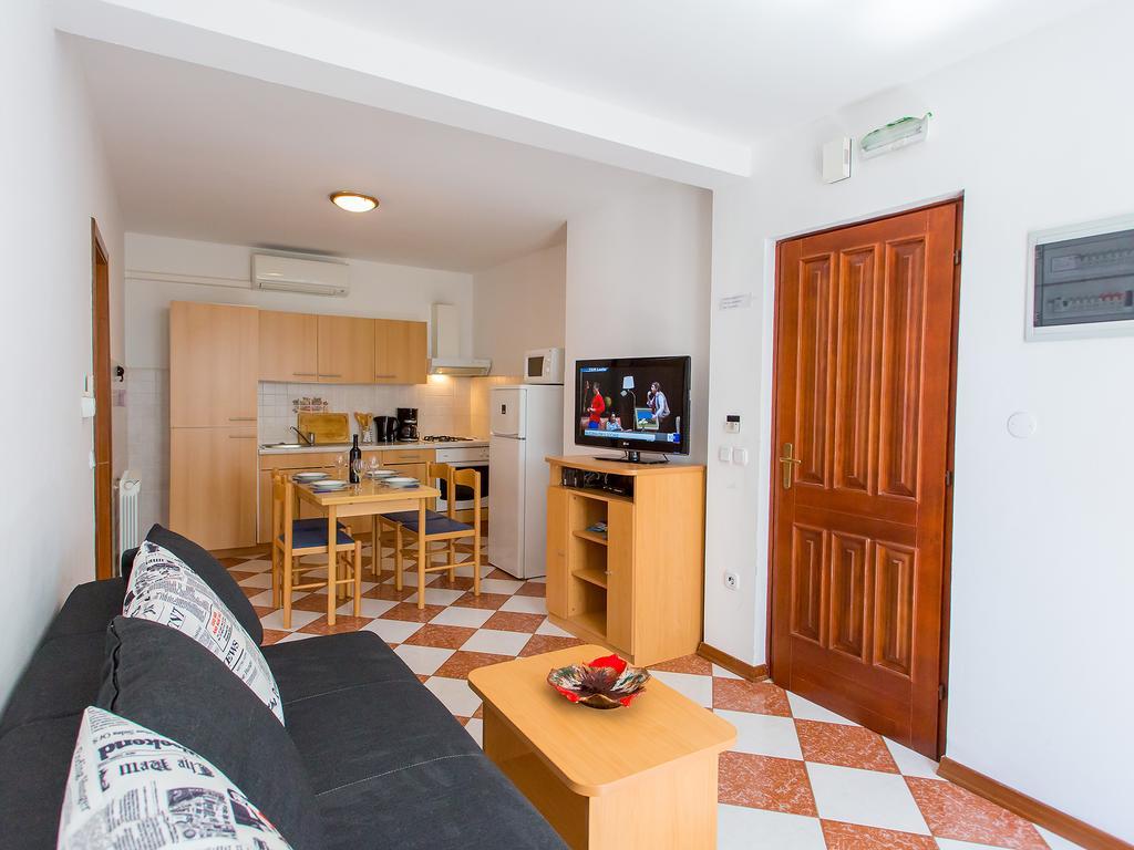 Apartments Ava Пореч Екстериор снимка