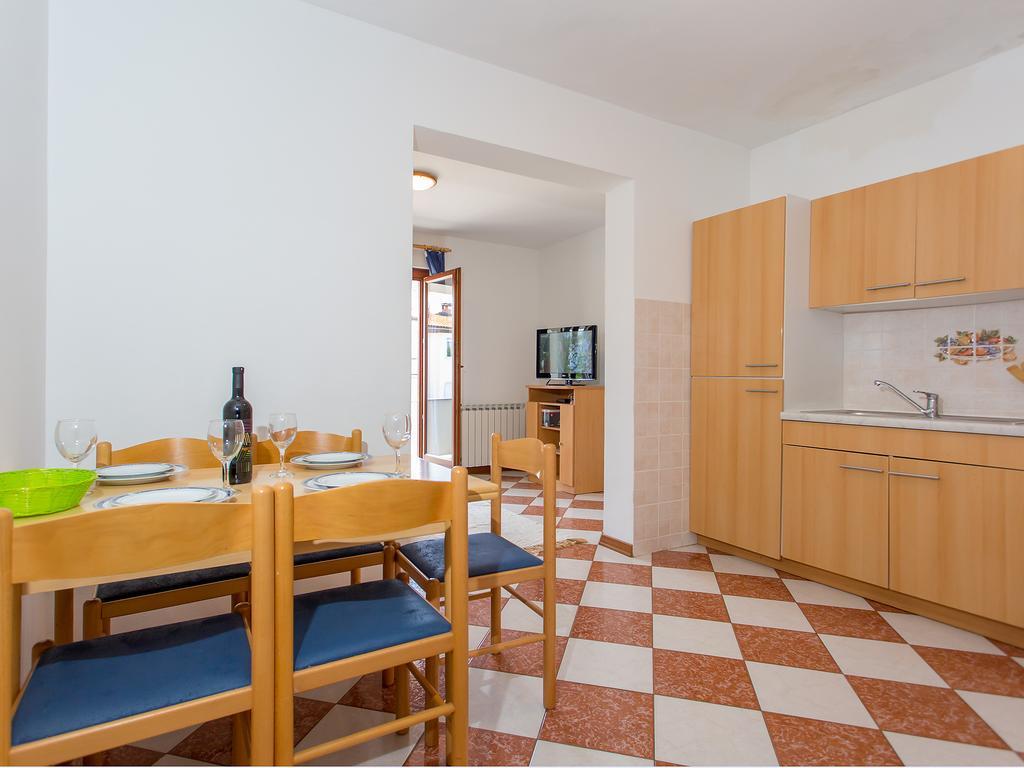 Apartments Ava Пореч Екстериор снимка