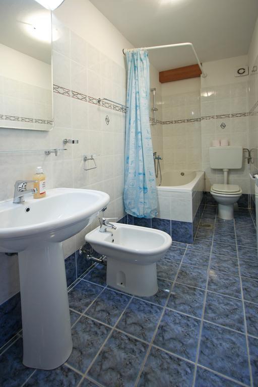 Apartments Ava Пореч Екстериор снимка
