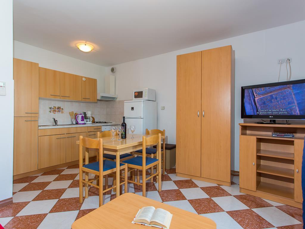 Apartments Ava Пореч Екстериор снимка
