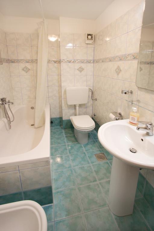 Apartments Ava Пореч Екстериор снимка