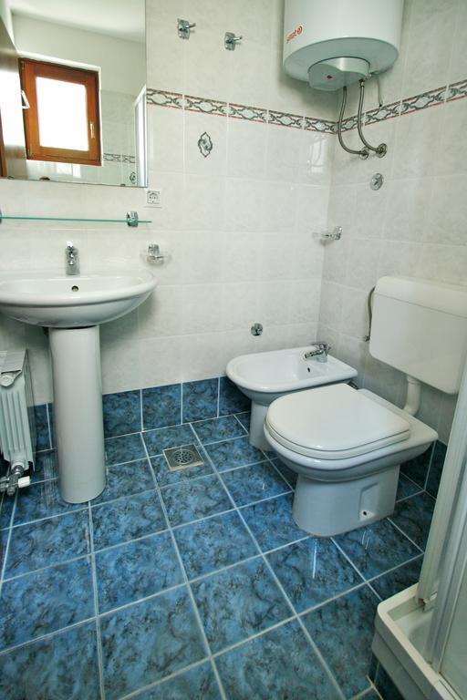 Apartments Ava Пореч Екстериор снимка