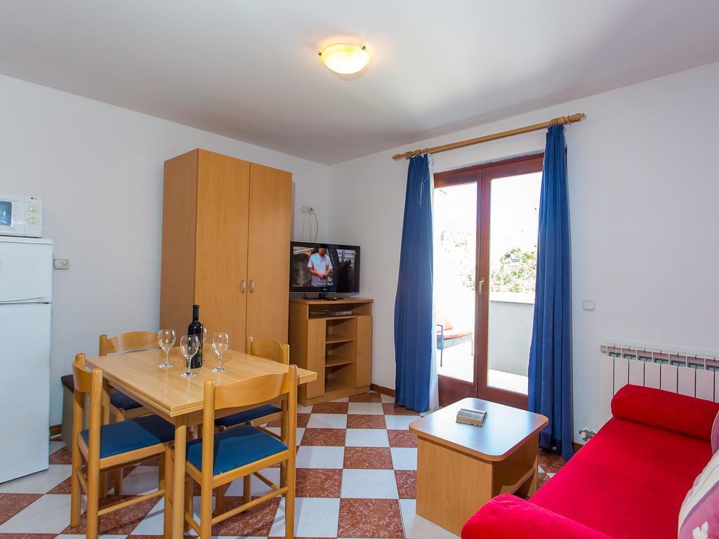 Apartments Ava Пореч Екстериор снимка