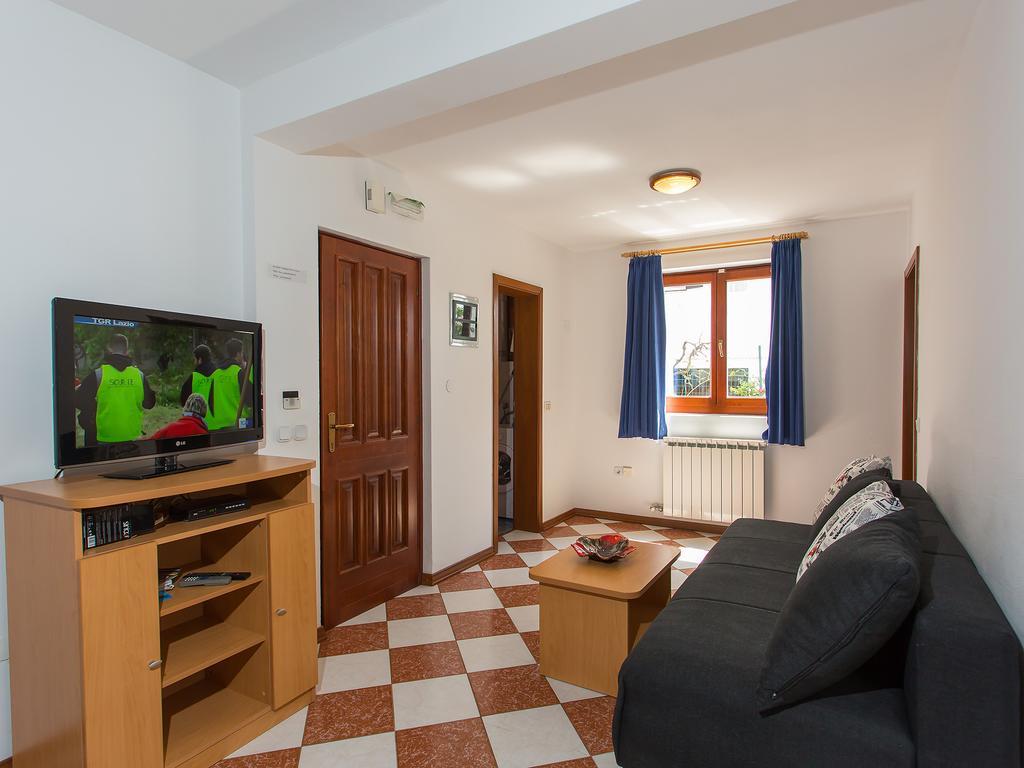 Apartments Ava Пореч Екстериор снимка